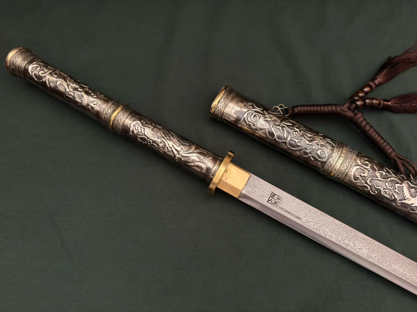 龙泉剑气堂刀剑长剑大马士革长刀花纹钢收藏装饰未开刃